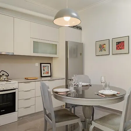 Modern & Spacious Flat - Chania Center - Walk To Sea *