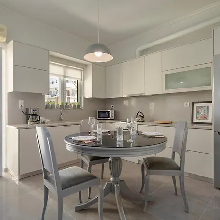Modern & Spacious Flat - Chania Center - Walk To Sea