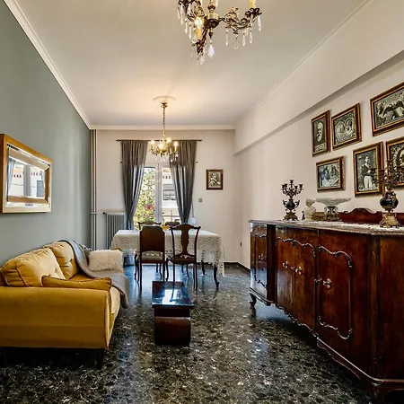 Modern & Spacious Flat - Chania Center - Walk To Sea Apartment *