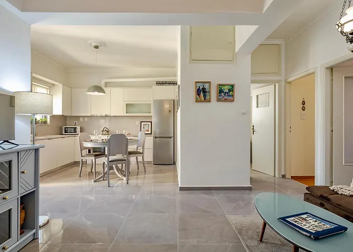 Modern & Spacious Flat - Chania Center - Walk To Sea 하니아