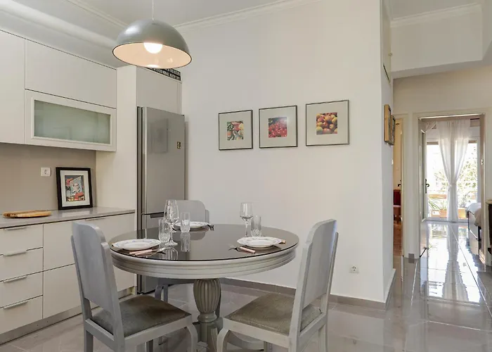 Modern & Spacious Flat - Chania Center - Walk To Sea 하니아