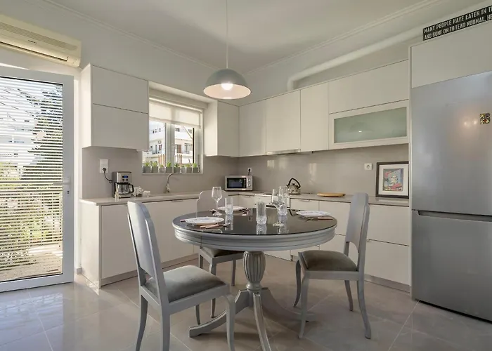 Modern & Spacious Flat - Chania Center - Walk To Sea