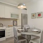 Modern & Spacious Flat - Chania Center - Walk To Sea *