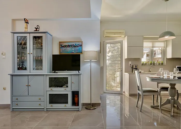 Modern & Spacious Flat - Chania Center - Walk To Sea Appartement *