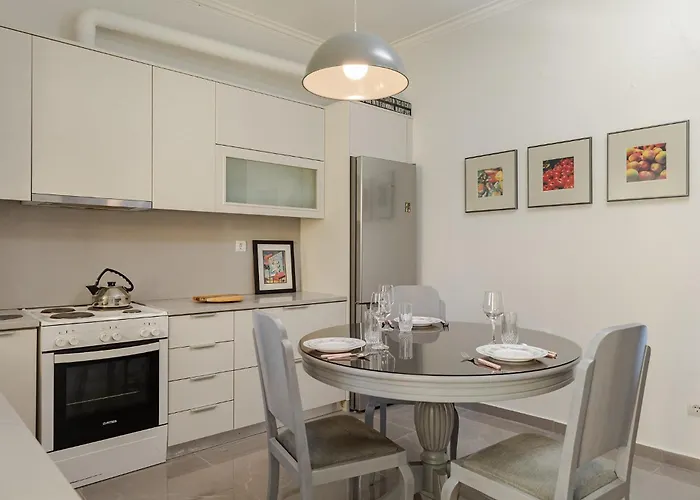 Modern & Spacious Flat - Chania Center - Walk To Sea *